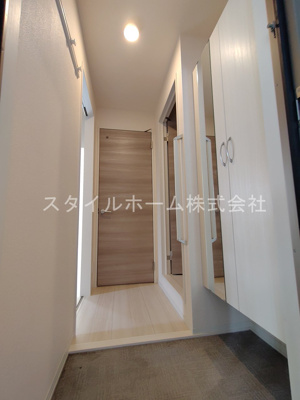【玄関】 | エミールＡ | 別部屋写真です。