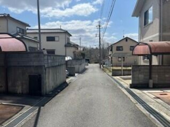 志手原売戸建住宅の前面道路含む現地写真