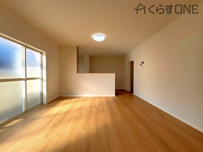 【居間・リビング】 | 姫路市城東町／中古戸建