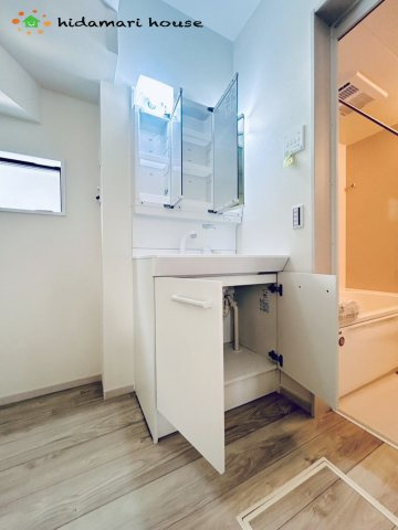 上尾市原市15期　新築戸建　ずっとプラス01の独立洗面台