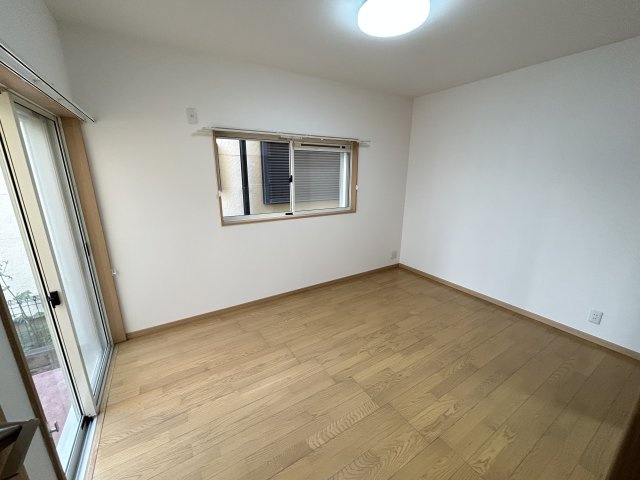 【洋室】 | 青木町中古戸建て | ゆったりした洋室です