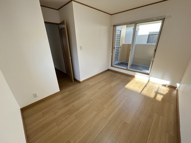 【洋室】 | 青木町中古戸建て | ゆったりした洋室です