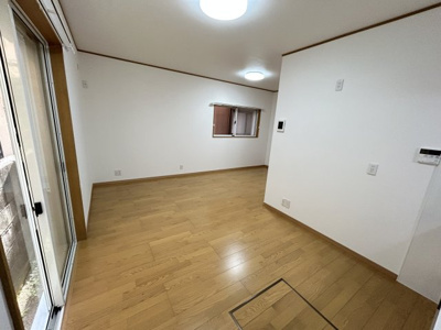 【居間・リビング】 | 青木町中古戸建て | おしゃれなリビングです