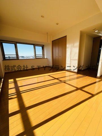 仲介手数料０円！アブレスト原の居間・リビング