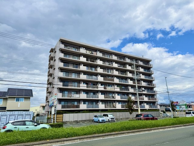 入野パークホームズの外観|落ち着きのある高級感溢れる外観！
6階西南角部屋の登場です♪