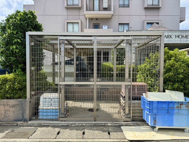 入野パークホームズのその他|こちらはゴミ置き場。キレイに管理されています。
