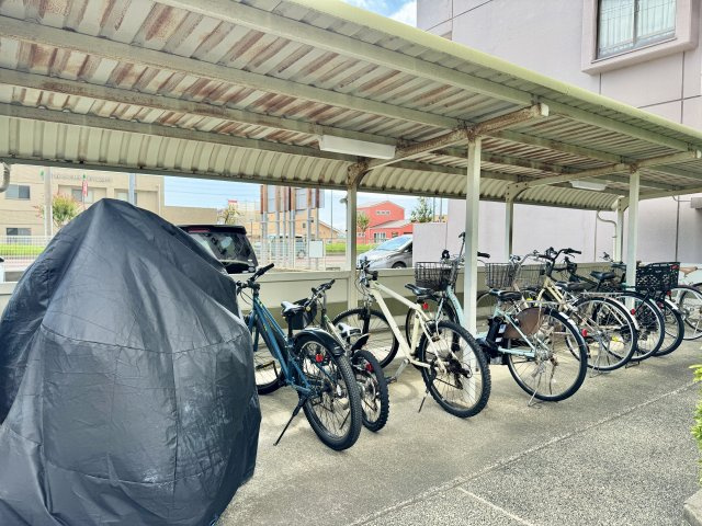 入野パークホームズの周辺|駐輪場は複数個所にあります！
