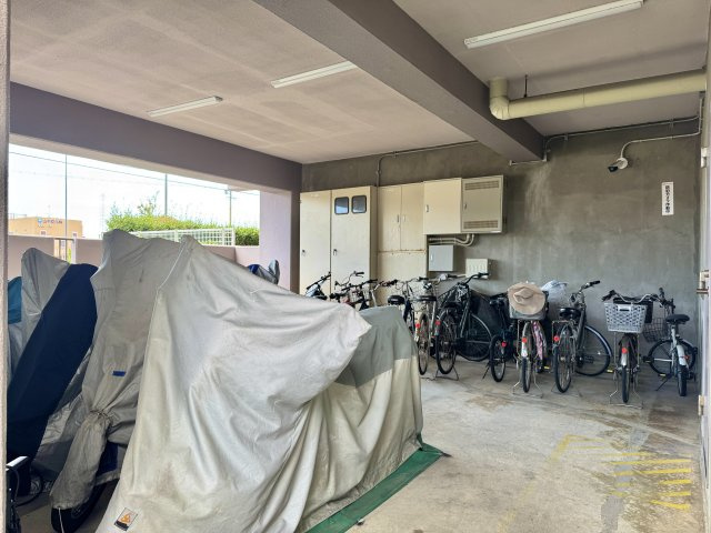 入野パークホームズのその他|駐輪場は屋根付き！雨からバイクや自転車を守ってくれます！

