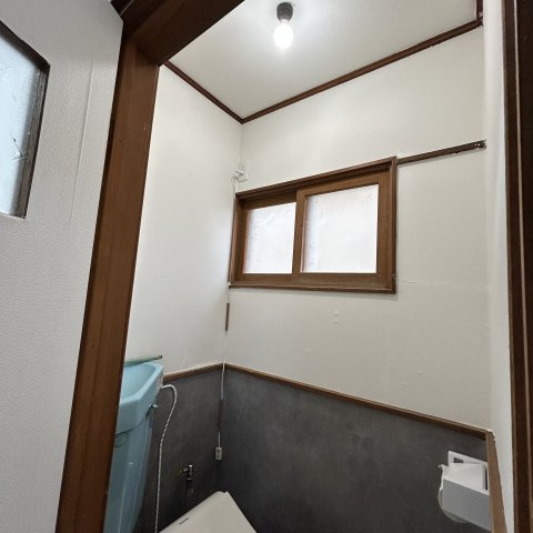 室蘭市宮の森町3丁目17-8戸建のトイレ