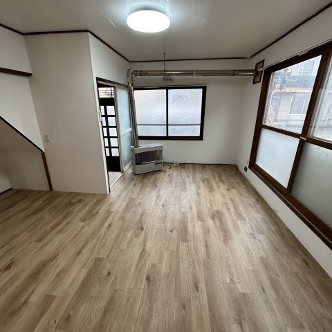 室蘭市宮の森町3丁目17-8戸建の居間・リビング