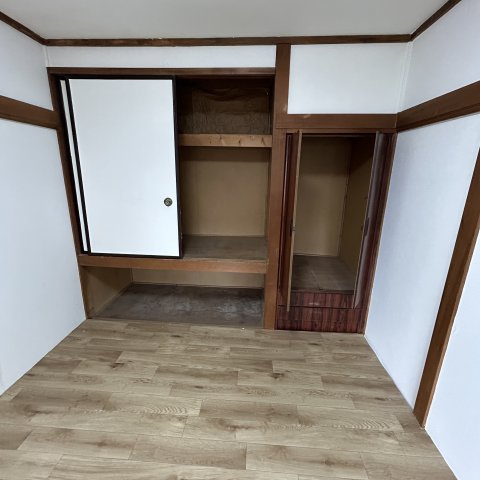 室蘭市宮の森町3丁目17-8戸建の収納