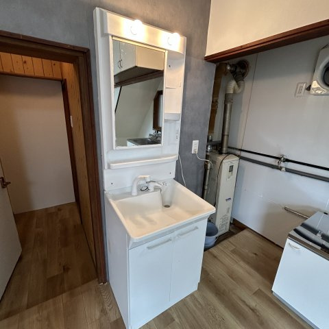 室蘭市宮の森町3丁目17-8戸建の洗面所