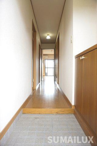 スカイマンション幾久富の玄関