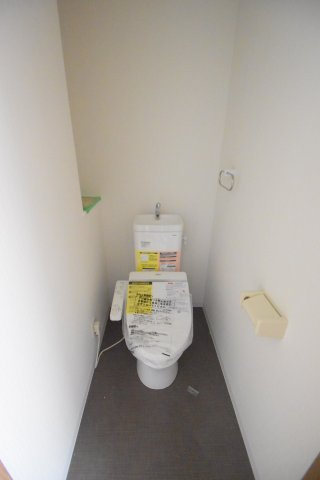 大阪市城東区新喜多１丁目の賃貸マンションのトイレ
