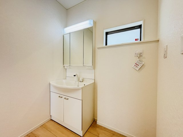 ＼☆ご成約時キャッシュバック☆／　CG与那原町板良敷第6-1号棟の独立洗面台