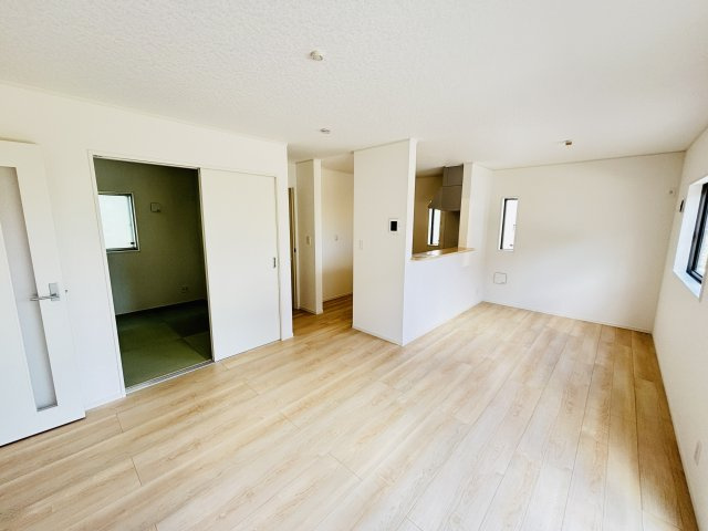 ＼☆ご成約時キャッシュバック☆／　CG与那原町板良敷第6-1号棟の居間・リビング