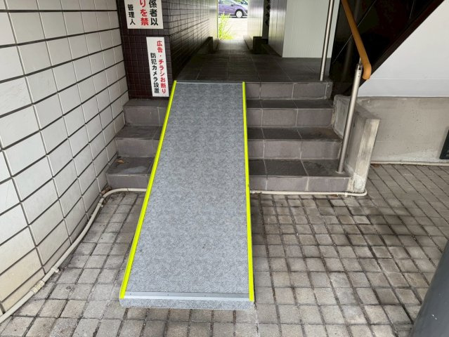 ＤＥＶＩＣＥ　ＢＬＤＧの駐車場