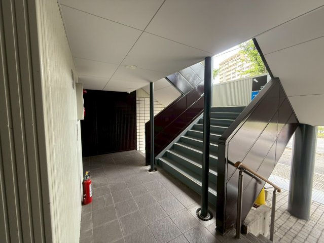 ＤＥＶＩＣＥ　ＢＬＤＧのロビー