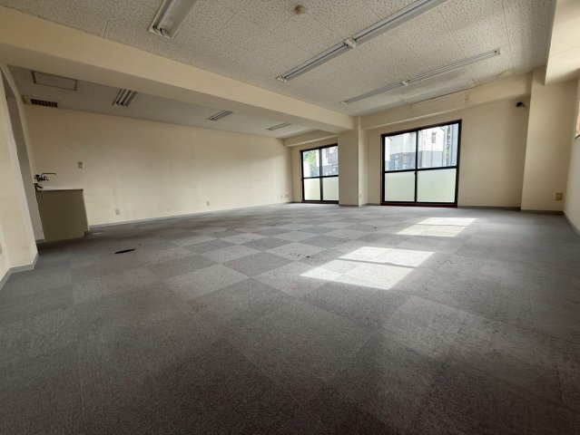 ＤＥＶＩＣＥ　ＢＬＤＧのロビー