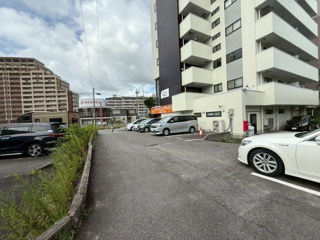 ＤＥＶＩＣＥ　ＢＬＤＧの駐車場