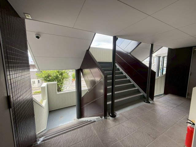 ＤＥＶＩＣＥ　ＢＬＤＧのロビー