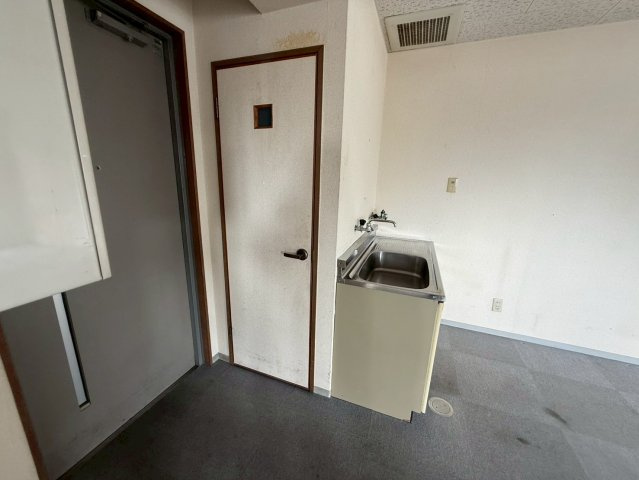 ＤＥＶＩＣＥ　ＢＬＤＧの玄関