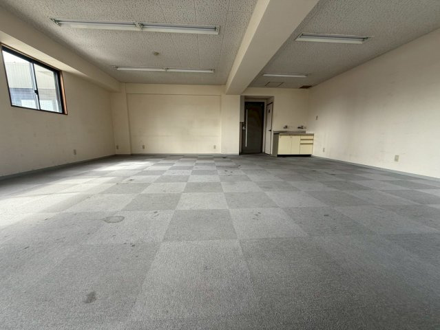 ＤＥＶＩＣＥ　ＢＬＤＧの駐車場