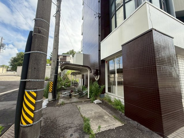 ＤＥＶＩＣＥ　ＢＬＤＧのエントランス