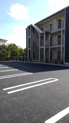 【駐車場】 | メゾン・ド・ブルーノアール | 車をお持ちの方に嬉しい駐車場付きの物件です