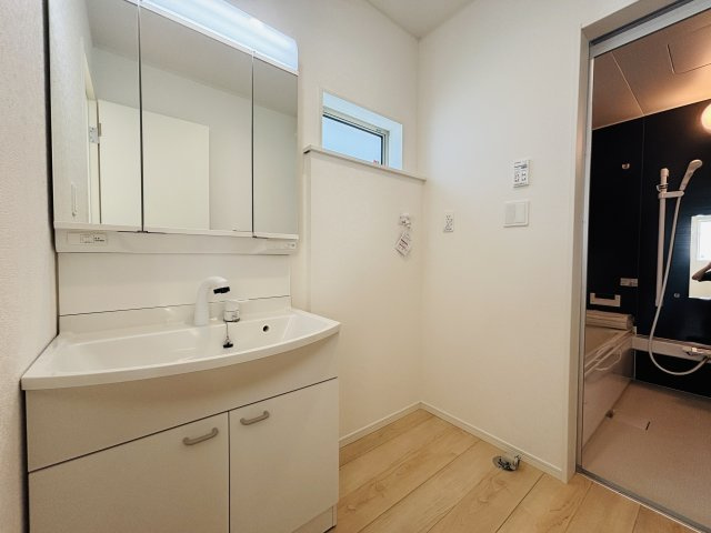 ＼☆ご成約時キャッシュバック☆／　CG与那原町板良敷第6-2号棟の独立洗面台