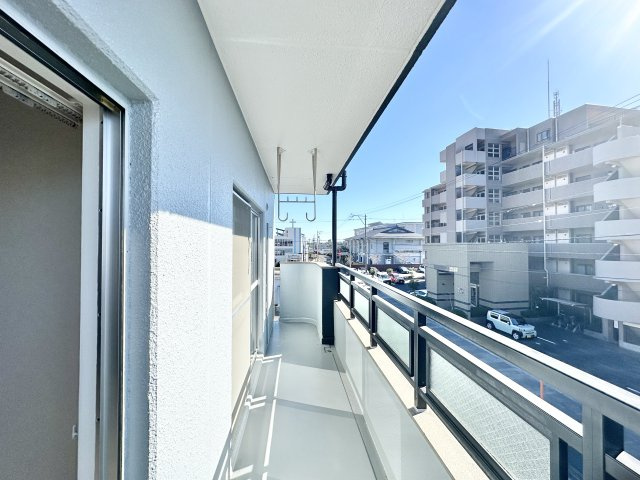 アーバンライフ江西Bのバルコニー|バルコニーへ出ると気持ちの良い風が吹き抜けます！