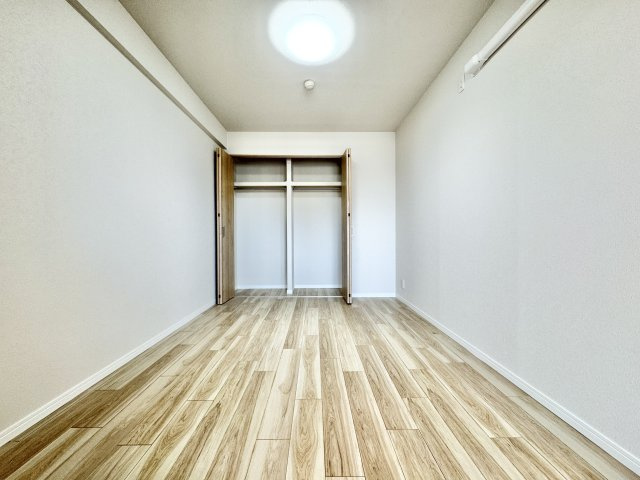 成子坂壱番街の洋室|リビングすぐの洋室になります。