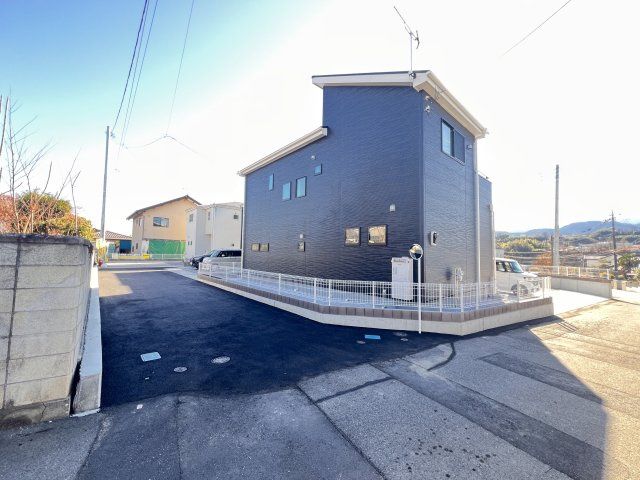 新築　富岡市富岡第13　Livele Garden.S　3号棟の前面道路含む現地写真|現地写真　西側接道幅員約4.2ｍ