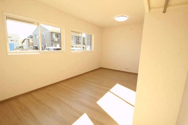 土佐山田町　新築戸建　Ｃ号地　（全4区画）　の洋室|南の部屋　4.75帖+4.75帖