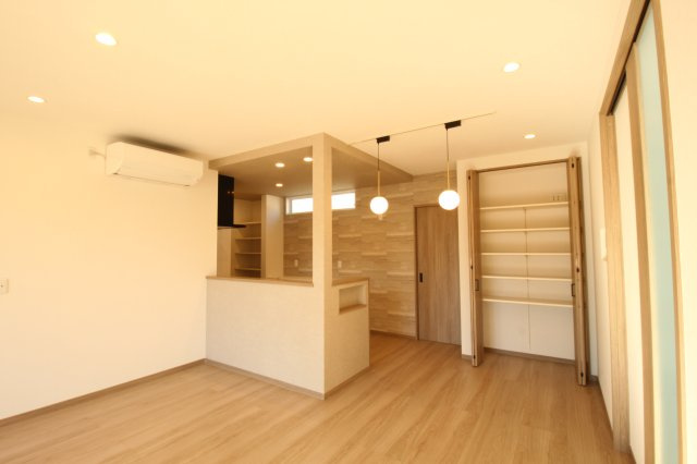 土佐山田町　新築戸建　Ｃ号地　（全4区画）　の居間・リビング|ＬＤＫ　16.62帖