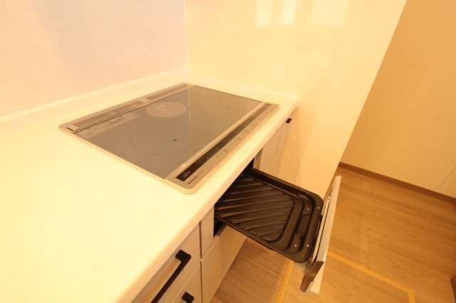 土佐山田町　新築戸建　Ｃ号地　（全4区画）　のキッチン|ＩＨクッキングヒ－タ－＆グリル