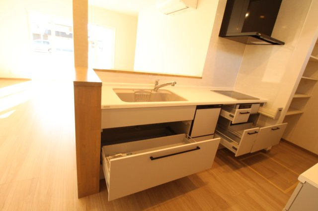 土佐山田町　新築戸建　Ｃ号地　（全4区画）　のキッチン|収納