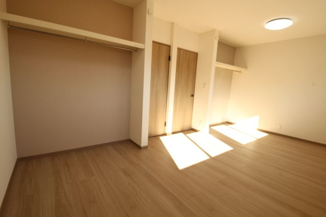 土佐山田町　新築戸建　Ｃ号地　（全4区画）　の洋室|南の部屋　4.75帖+4.75帖