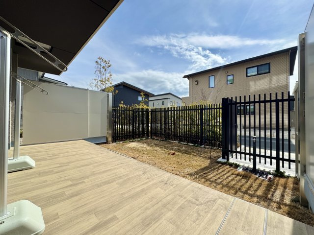 一条レジデンス西伊場の庭|テラスや専用庭は1Fの特権です。洗濯物やお布団気持ち良く
干せますね。お庭ではガーデニングや家庭菜園等も楽しめます。