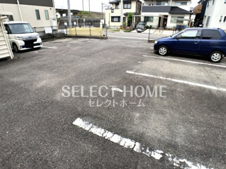【駐車場】 | 駐車場があるので、車を買う予定の方も安心です