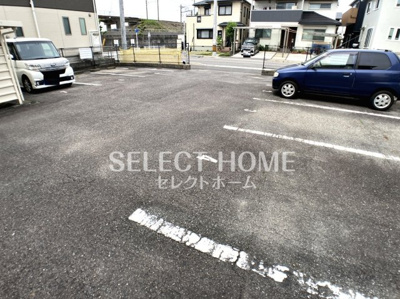 【駐車場】 | サティライトB | 駐車場があるので、車を買う予定の方も安心です