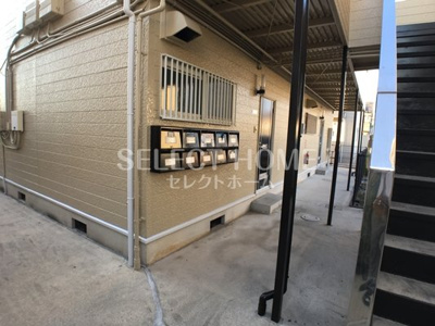 【エントランス】 | サティライトB | 清潔なエントランスです