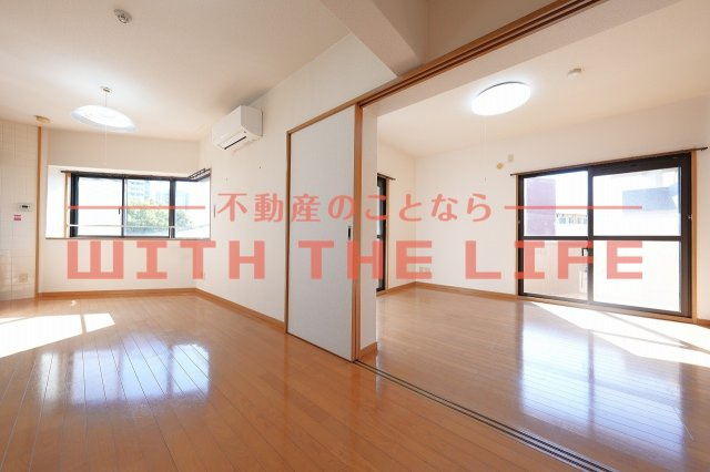 ヒノデカン【キャッシュバック対象物件】の居間・リビング|おしゃれな居間です