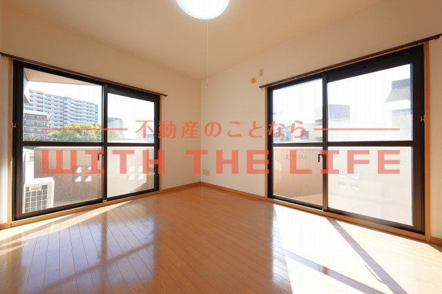 ヒノデカン【キャッシュバック対象物件】の洋室|広々とした洋室です