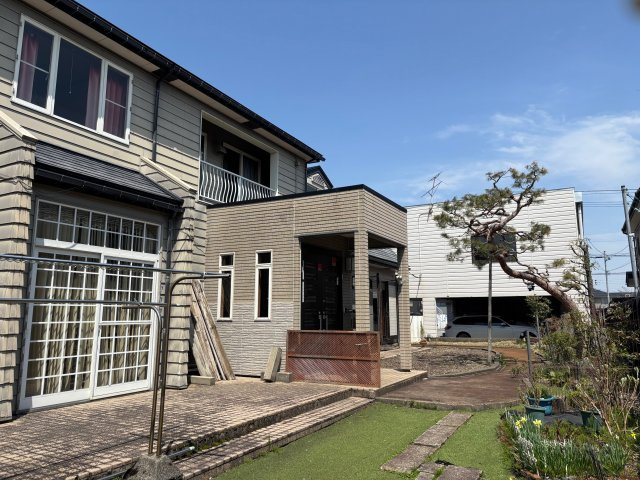 見附市本所1丁目事務所、中古戸建　2件同時売却の玄関