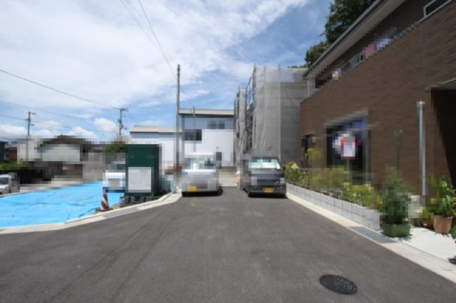 石立町　新築戸建　3号地（全8区画）の前面道路含む現地写真|東側　約5.5ｍ幅公道に接道