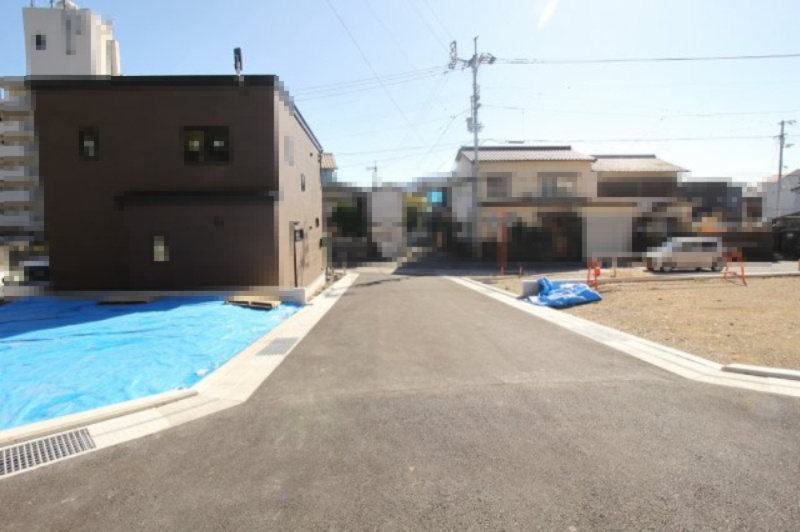 石立町　建築条件付き　売土地　3号地　（全8区画）の前面道路含む現地写真