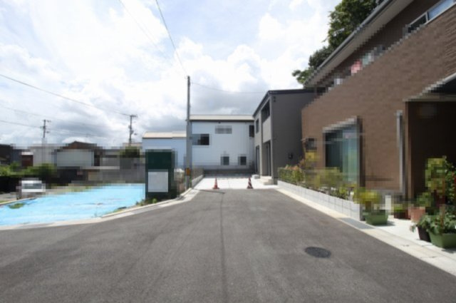 石立町　新築戸建　3号地（全8区画）の前面道路含む現地写真|東側　約5.5ｍ幅公道に接道