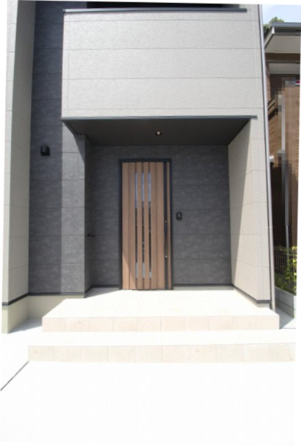 石立町　新築戸建　3号地（全8区画）の玄関