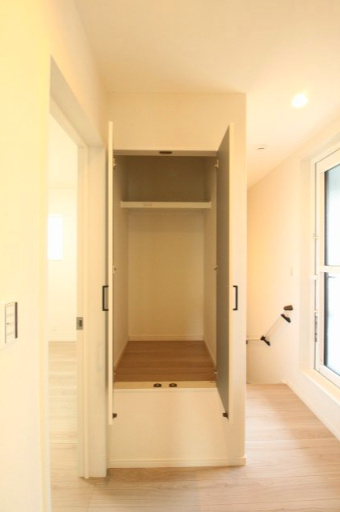 石立町　新築戸建　3号地（全8区画）の収納|2Ｆ　ホール
